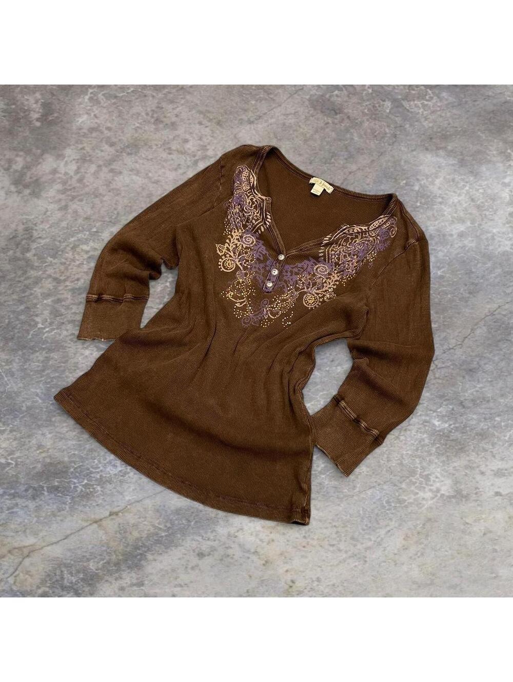 Brown long sleeve top with purple and tan Y2K design #boho #festival